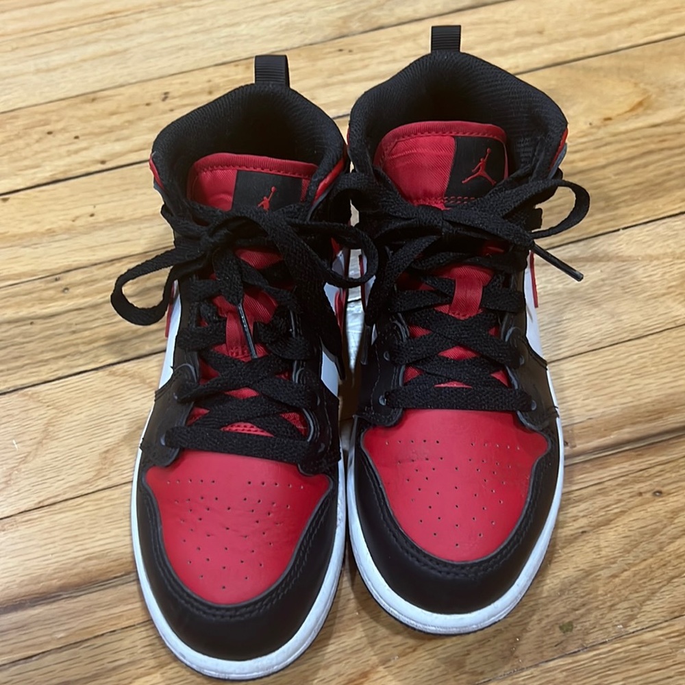 Nike Air Jordan size 1Y Excellent condition.